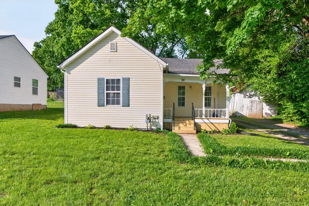 130 St. Clair Street Versailles KY 40383