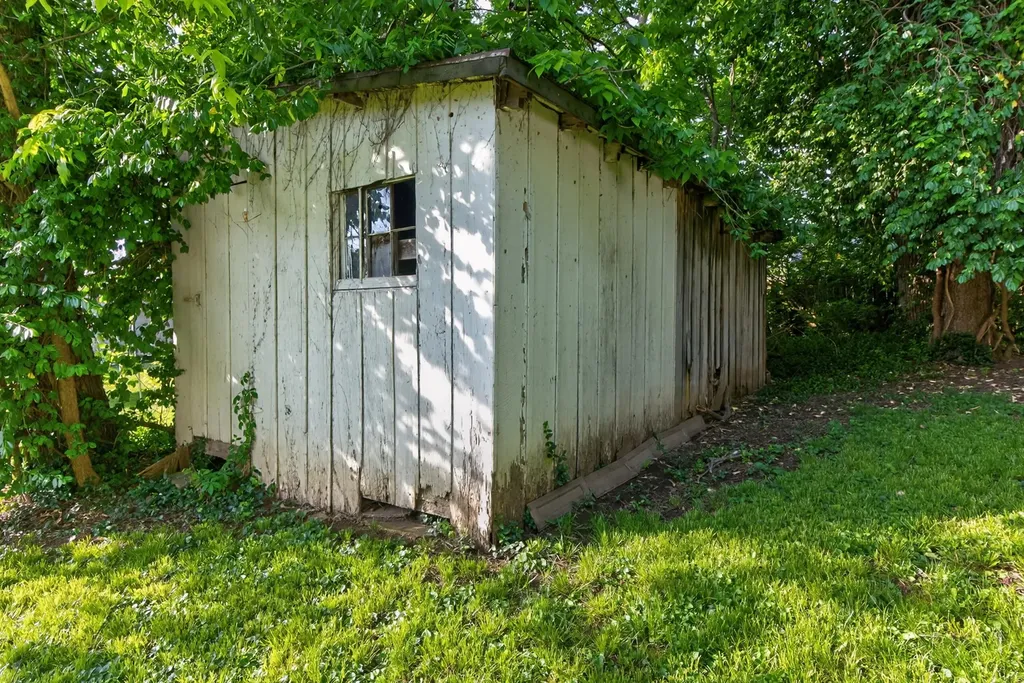 130 St. Clair Street Versailles KY 40383