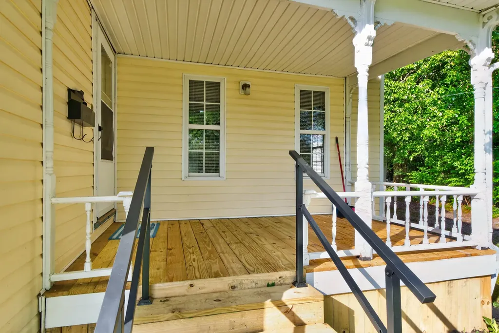 130 St. Clair Street Versailles KY 40383