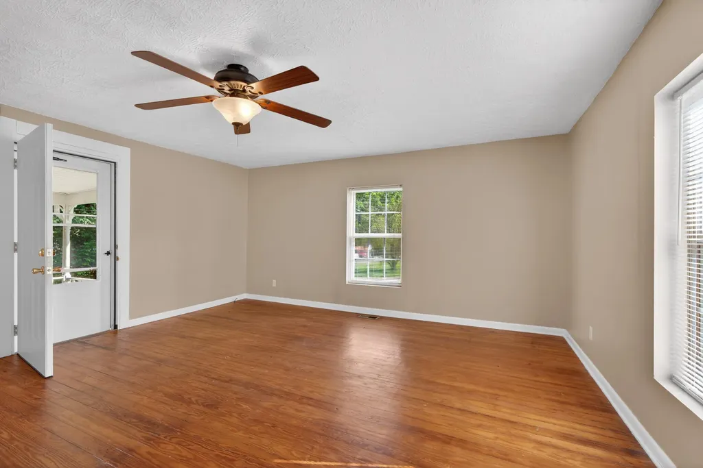 130 St. Clair Street Versailles KY 40383