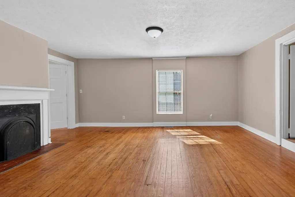 130 St. Clair Street Versailles KY 40383