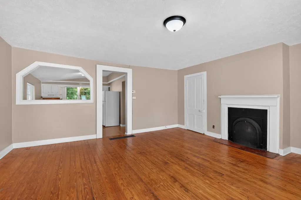 130 St. Clair Street Versailles KY 40383