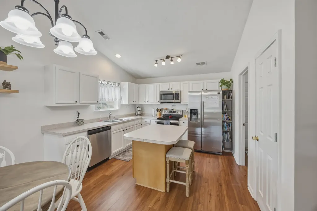 1005 Cedar Ridge Court Lawrenceburg KY 40342