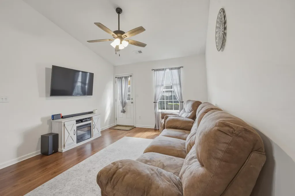 1005 Cedar Ridge Court Lawrenceburg KY 40342