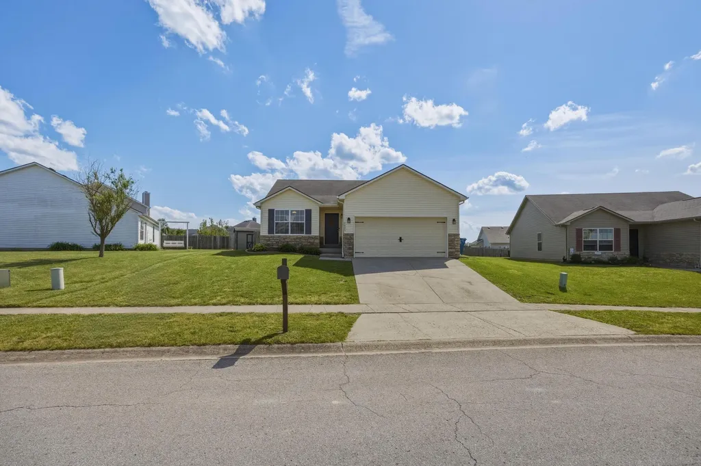 1005 Cedar Ridge Court Lawrenceburg KY 40342
