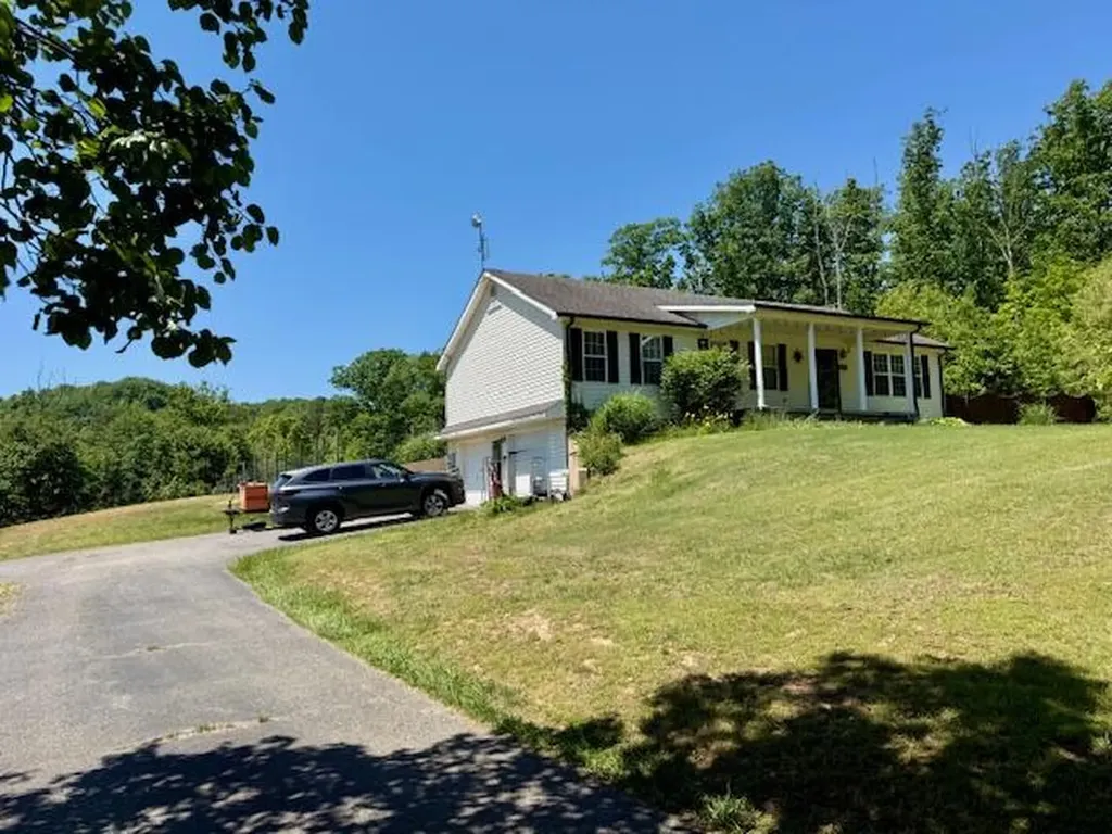 163 Sam Baughman Road Stanford KY 40484