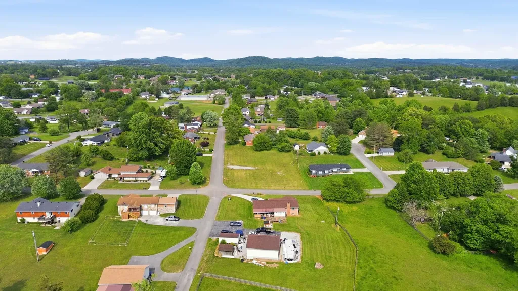 1910 Lancelot Drive Somerset KY 42503