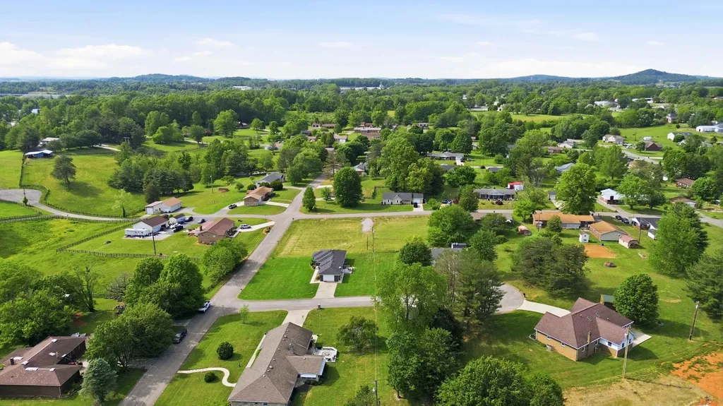 1910 Lancelot Drive Somerset KY 42503