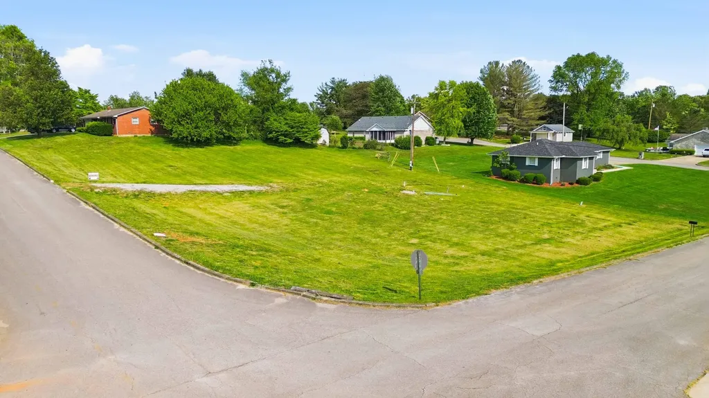 1910 Lancelot Drive Somerset KY 42503