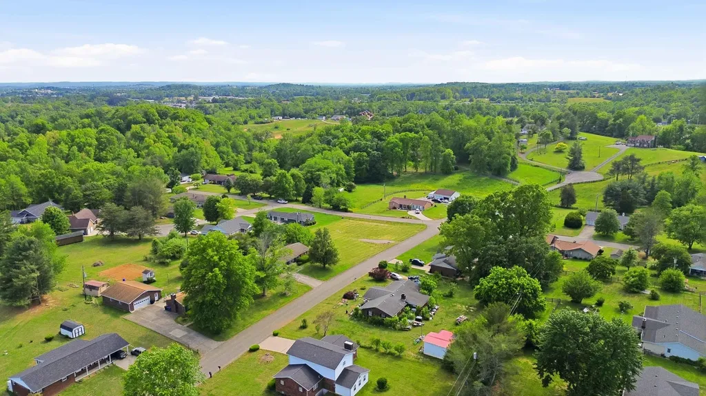 1910 Lancelot Drive Somerset KY 42503