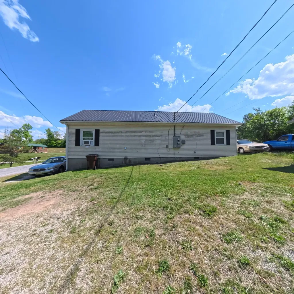 1725 & 1727 Sand Hill Road Irvine KY 40336