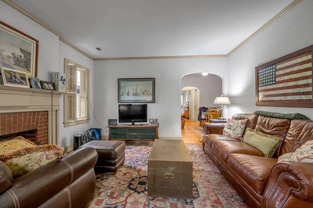 137 Sycamore Road Lexington KY 40502