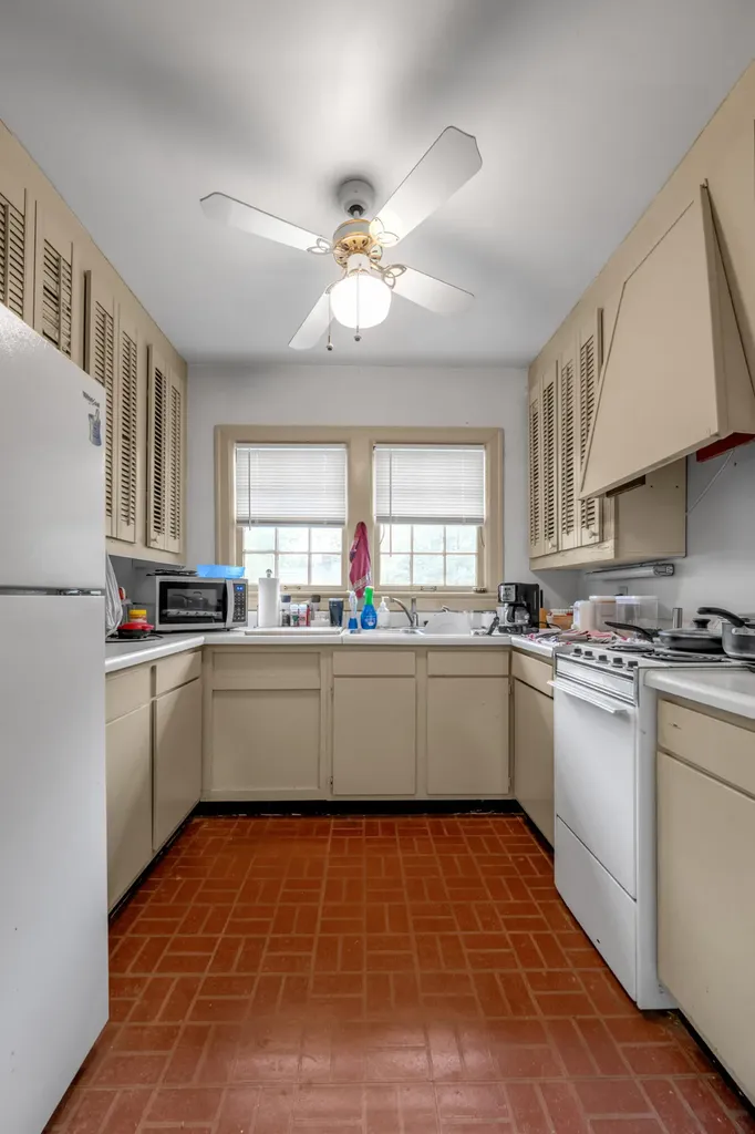 137 Sycamore Road Lexington KY 40502