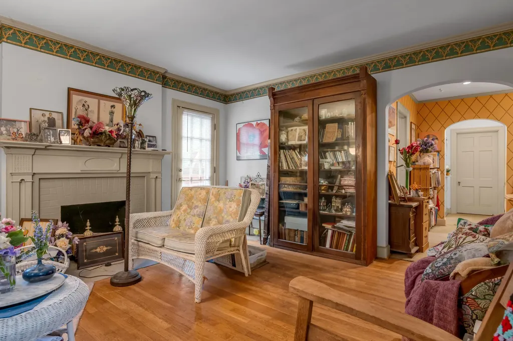 137 Sycamore Road Lexington KY 40502
