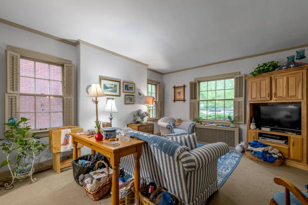 137 Sycamore Road Lexington KY 40502