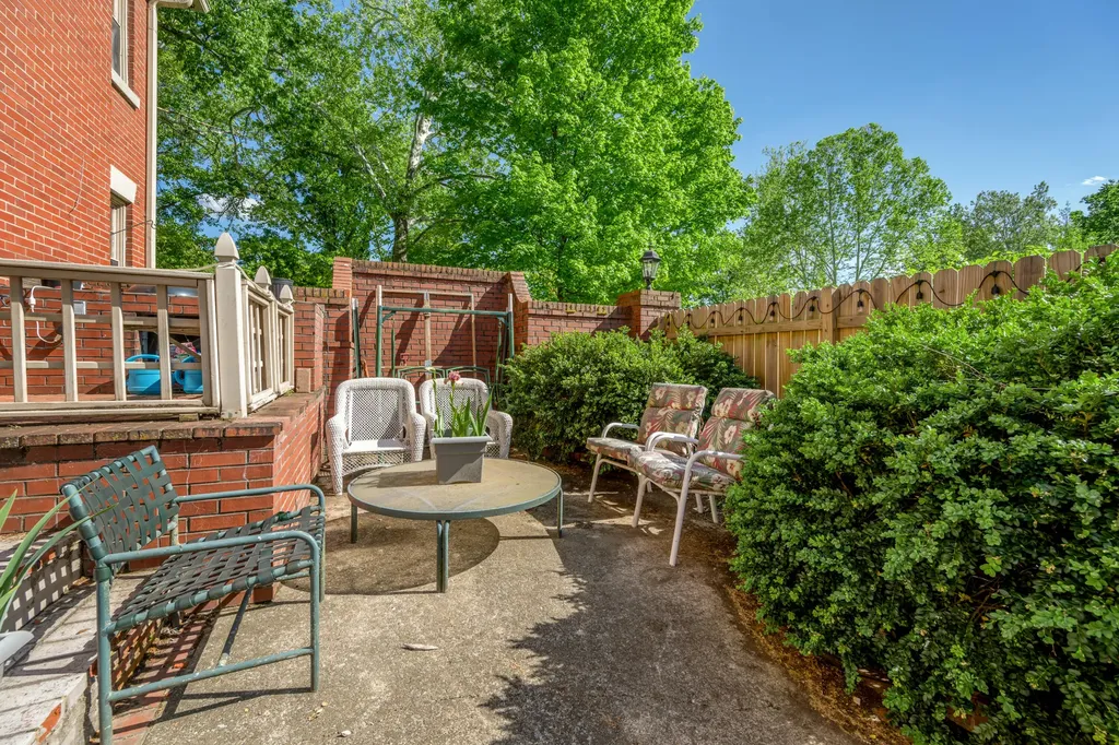 137 Sycamore Road Lexington KY 40502