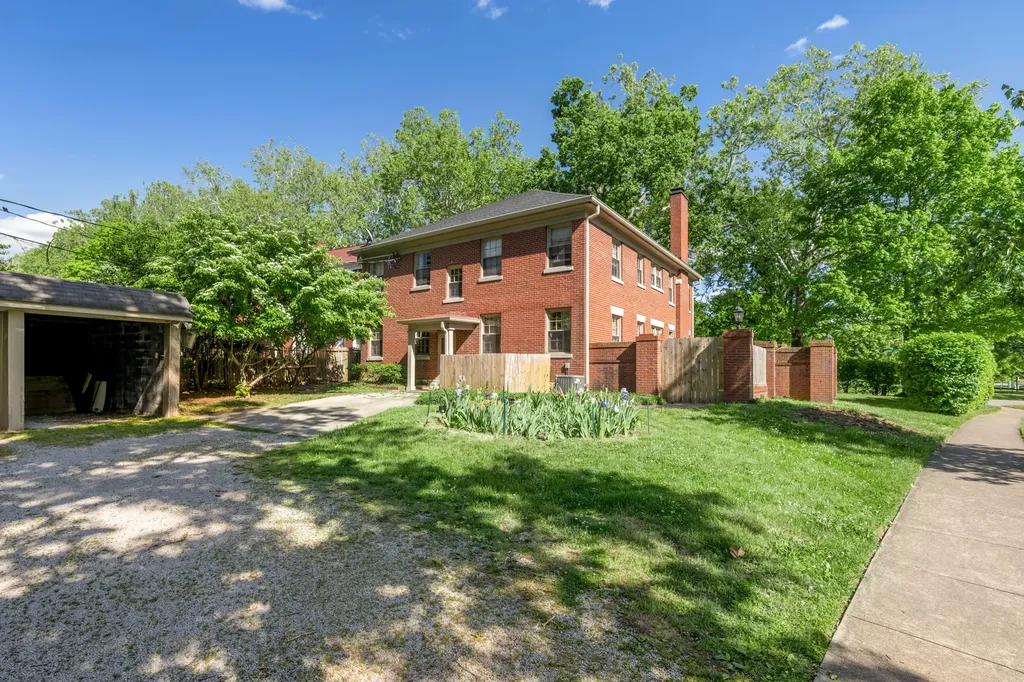 137 Sycamore Road Lexington KY 40502