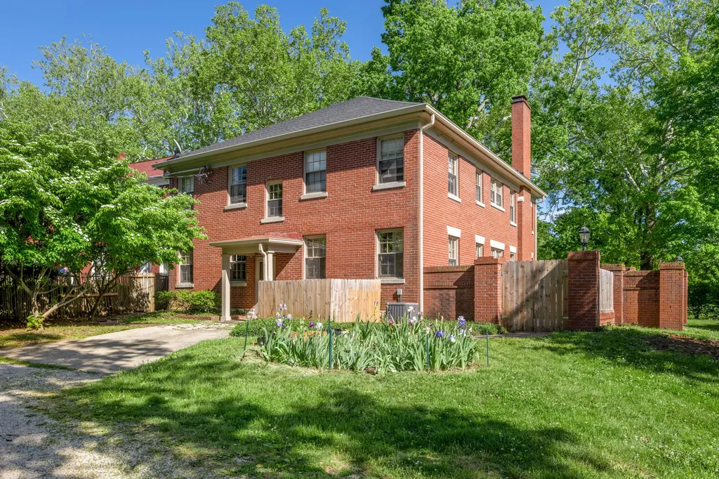 137 Sycamore Road Lexington KY 40502