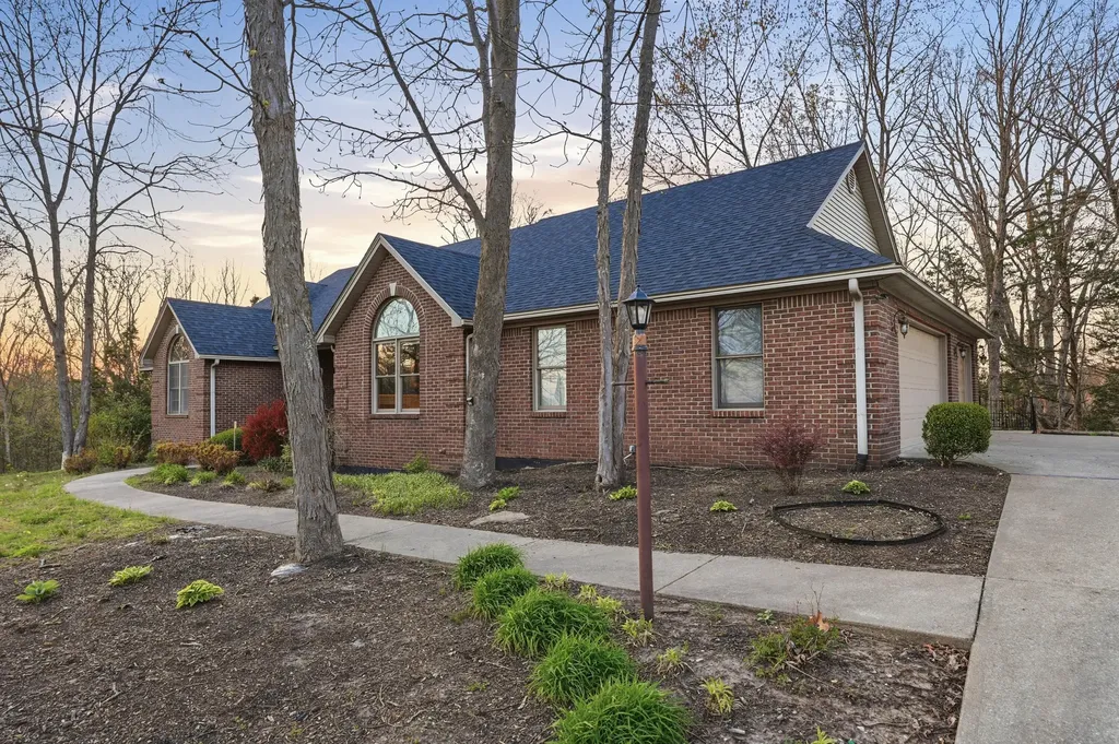 1191 Bridge Hill Road Lawrenceburg KY 40342