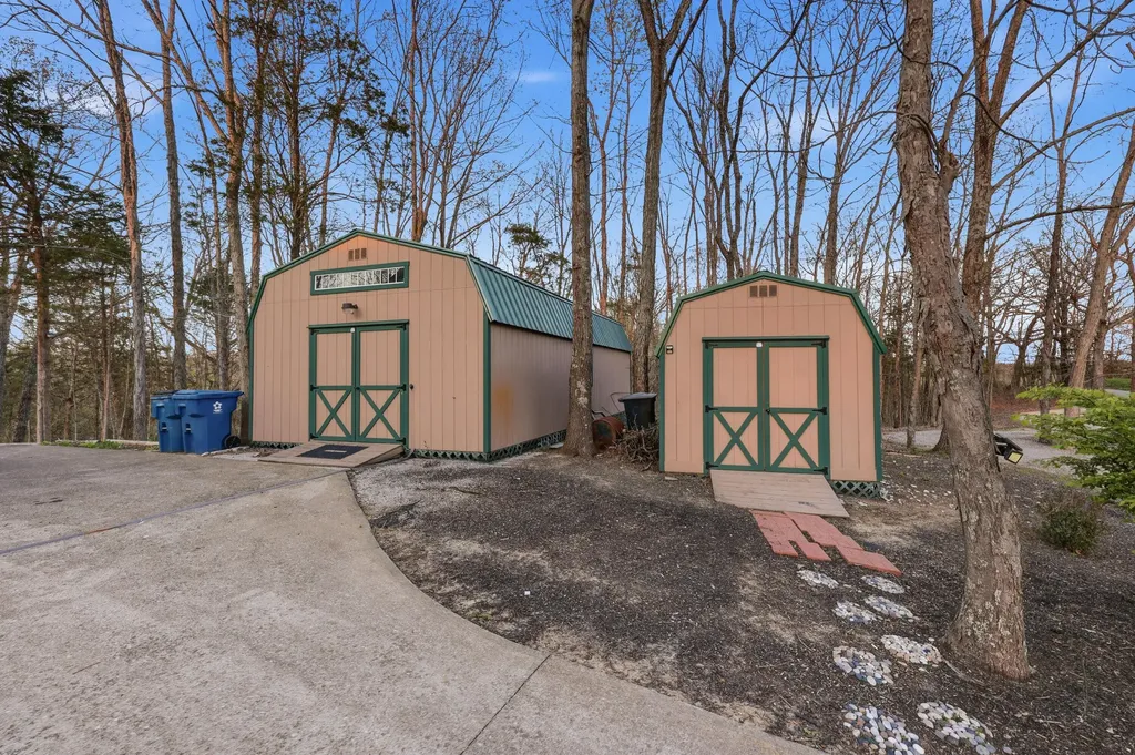 1191 Bridge Hill Road Lawrenceburg KY 40342