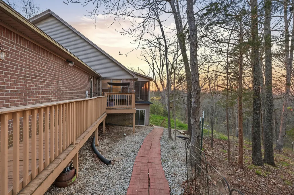 1191 Bridge Hill Road Lawrenceburg KY 40342