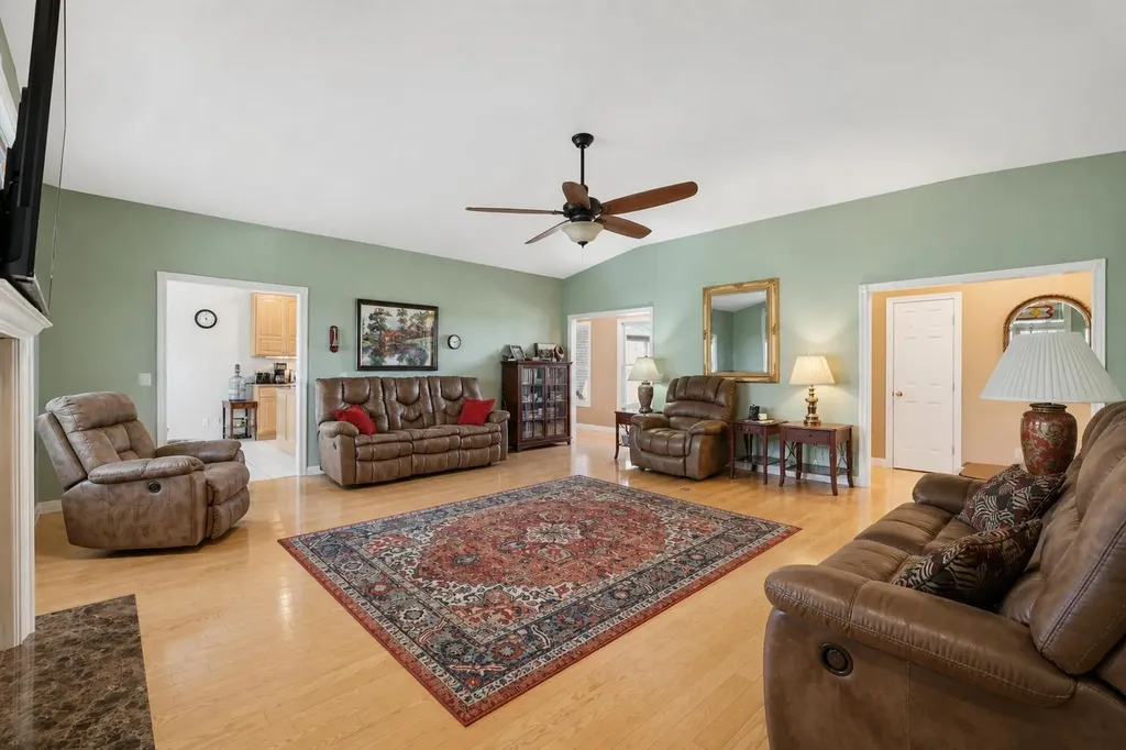 1191 Bridge Hill Road Lawrenceburg KY 40342