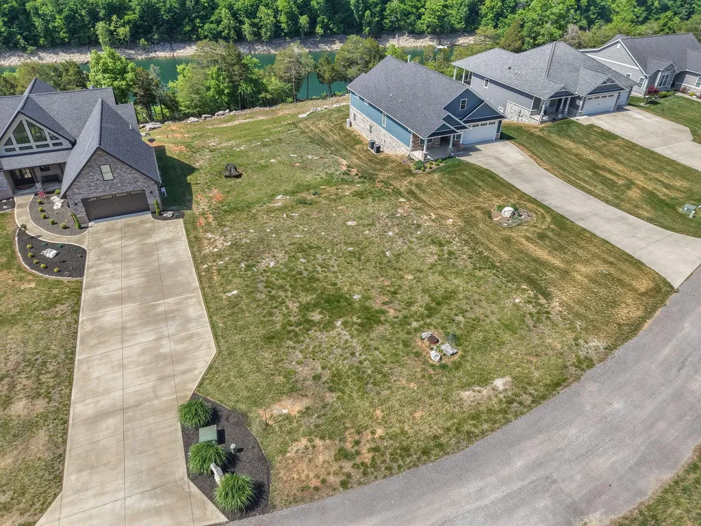 Lot 10 W Canterbury Drive Bronston KY 42518