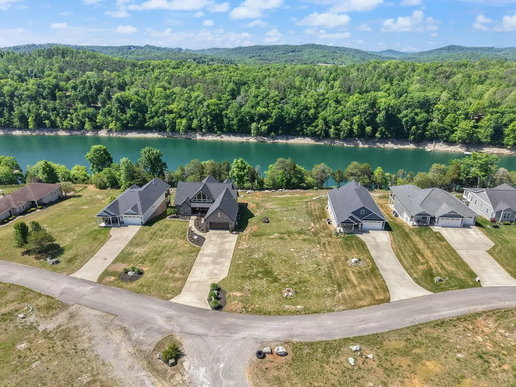 Lot 10 W Canterbury Drive Bronston KY 42518