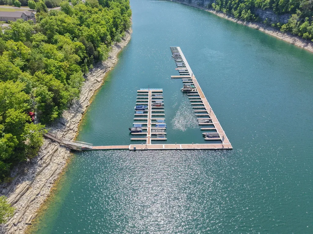 Lot 10 W Canterbury Drive Bronston KY 42518