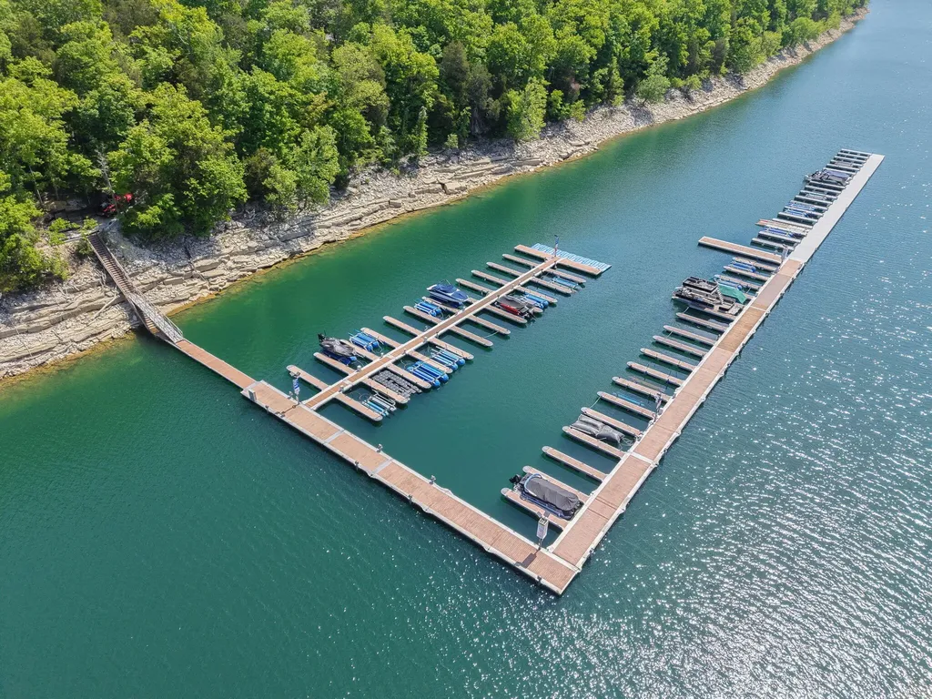 Lot 10 W Canterbury Drive Bronston KY 42518