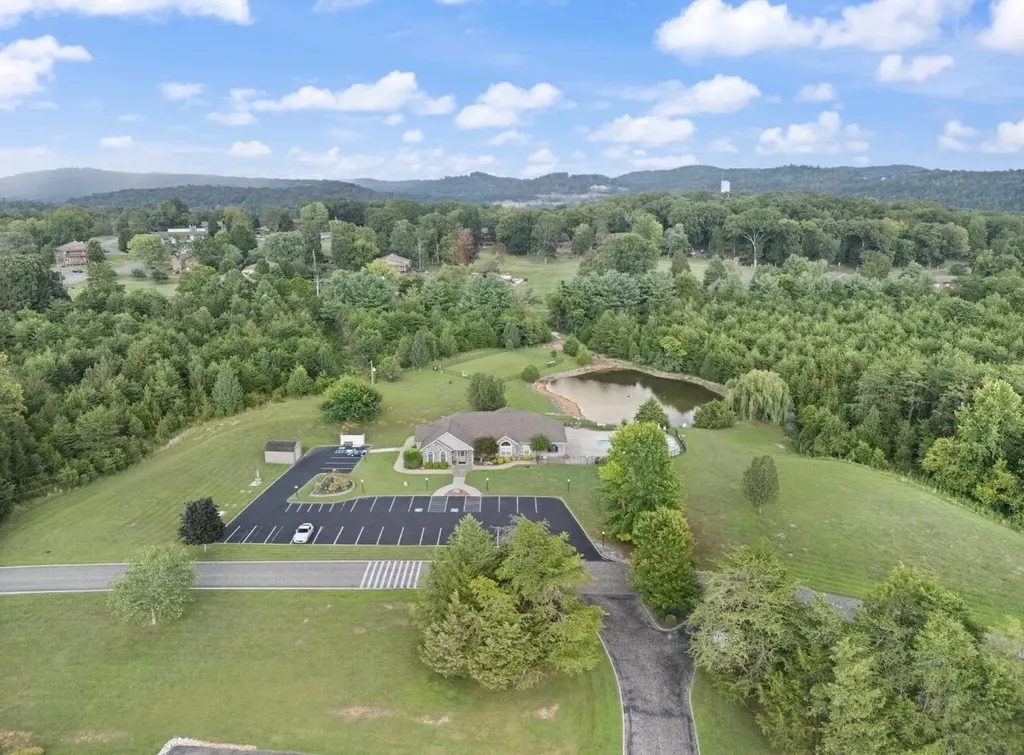 Lot 10 W Canterbury Drive Bronston KY 42518