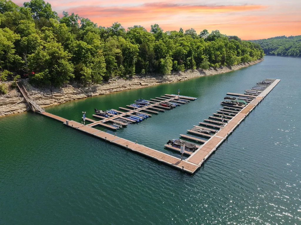 Lot 10 W Canterbury Drive Bronston KY 42518