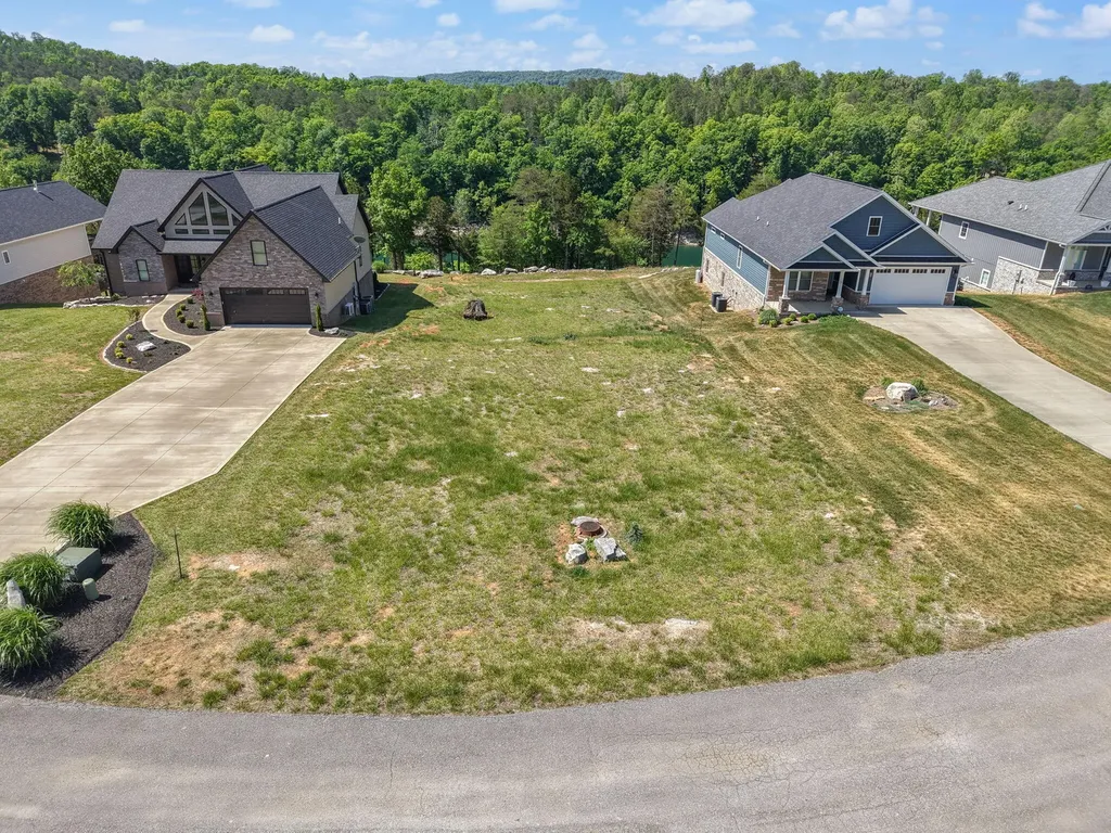 Lot 10 W Canterbury Drive Bronston KY 42518