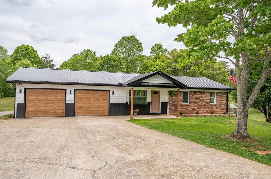 1070 Kentucky 2393 Monticello KY 42633