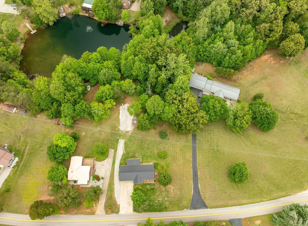 1070 Kentucky 2393 Monticello KY 42633
