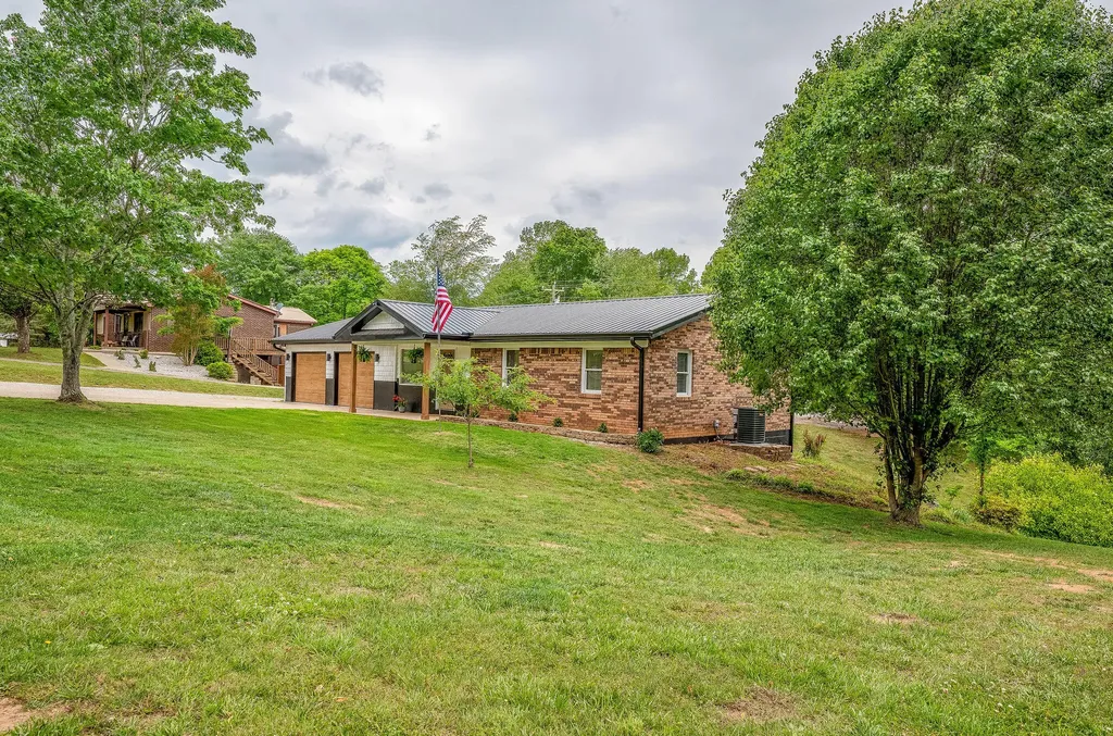 1070 Kentucky 2393 Monticello KY 42633