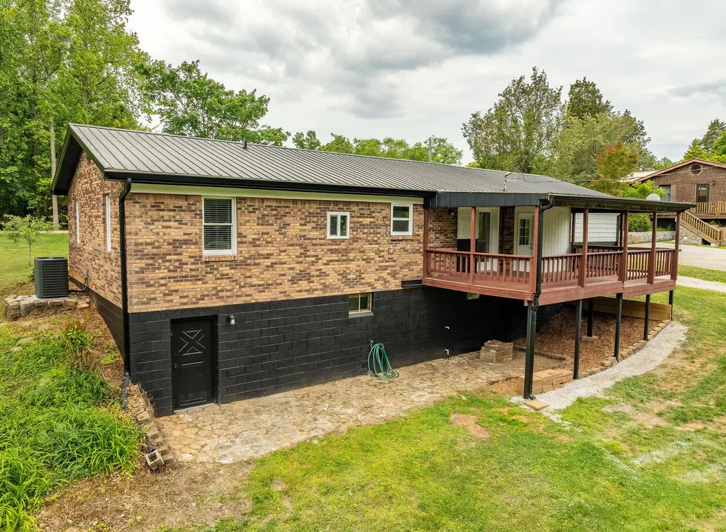 1070 Kentucky 2393 Monticello KY 42633