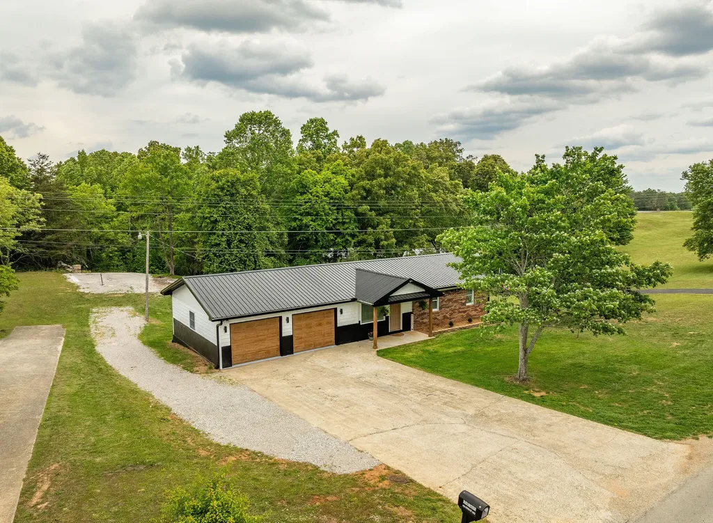 1070 Kentucky 2393 Monticello KY 42633