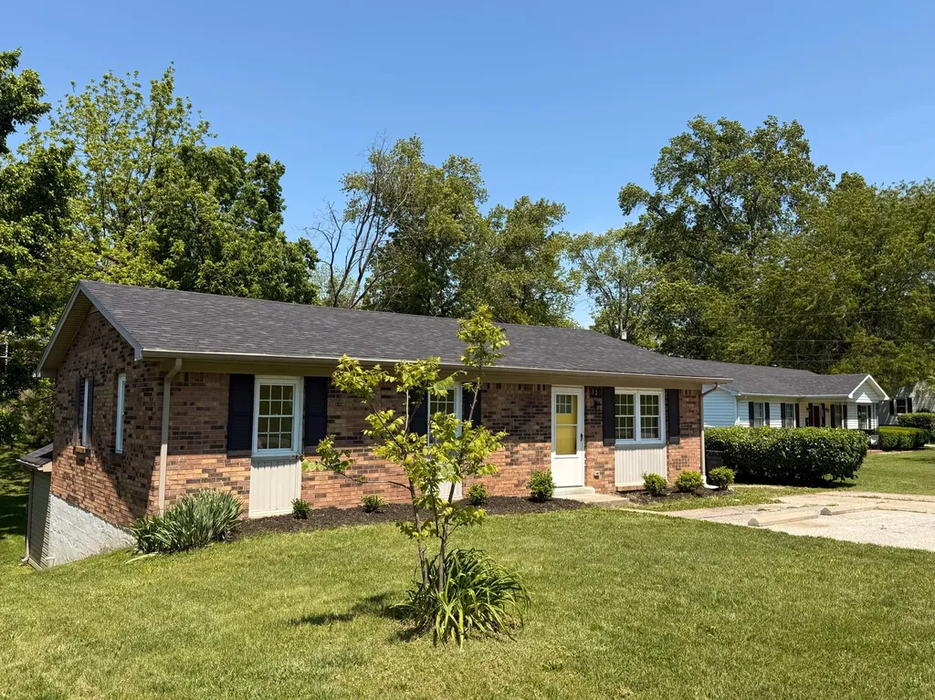 320 Kentucky Avenue Versailles KY 40383