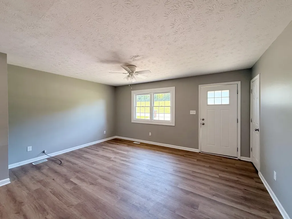 320 Kentucky Avenue Versailles KY 40383