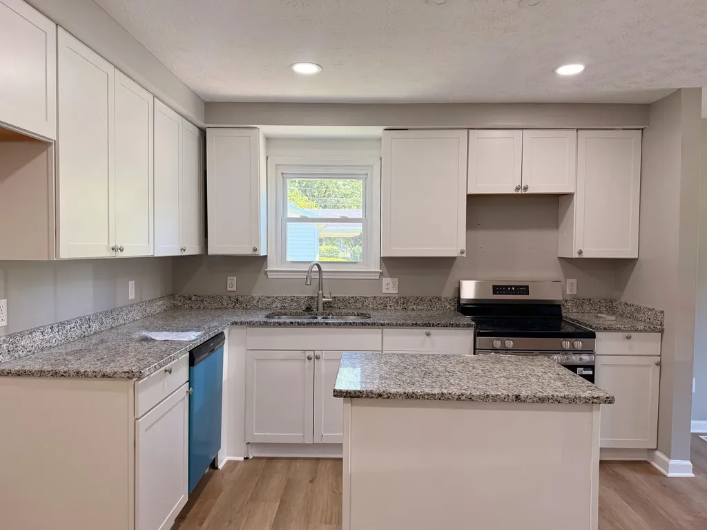 320 Kentucky Avenue Versailles KY 40383