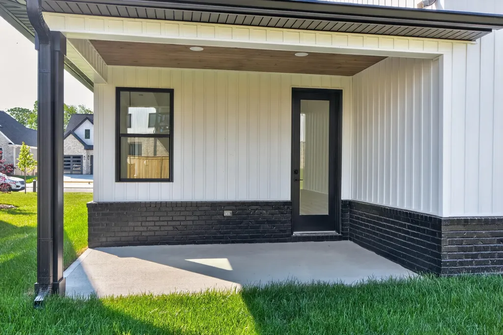 725 Azalea Lane Versailles KY 40383