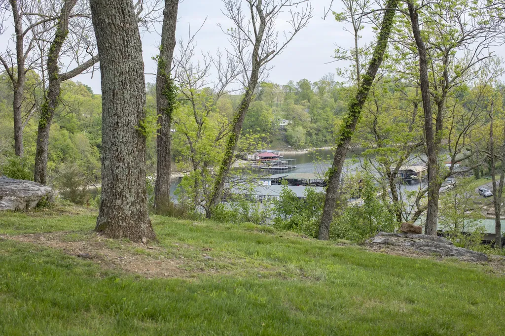 360 Persimmon Way Harrodsburg KY 40330