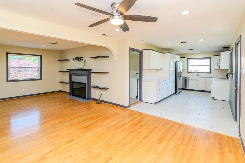 537 Springhill Drive Lexington KY 40503