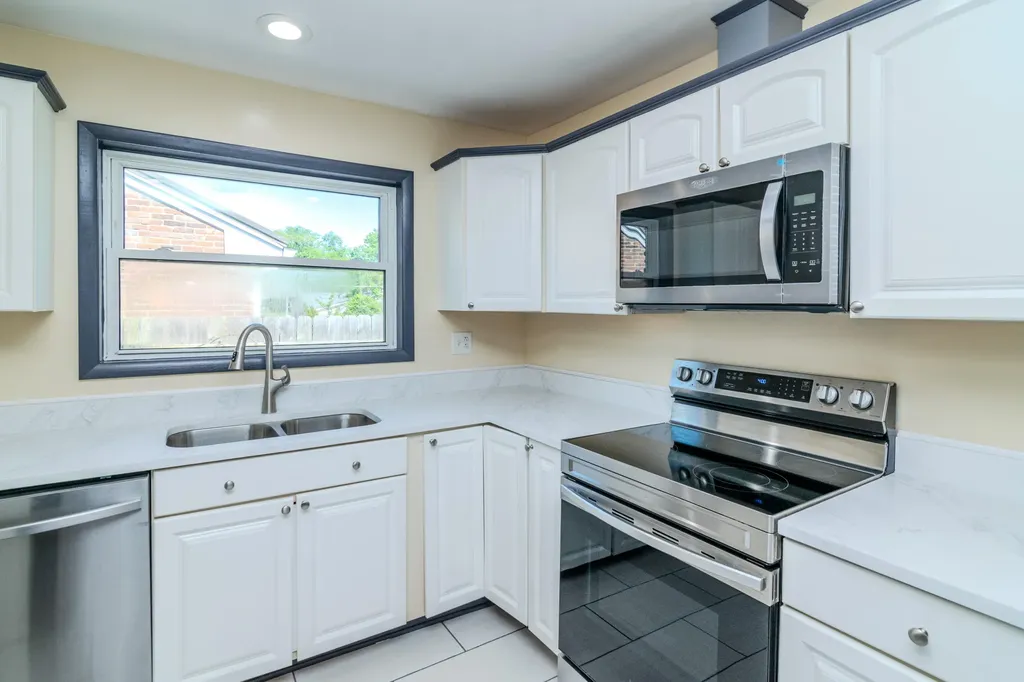 537 Springhill Drive Lexington KY 40503
