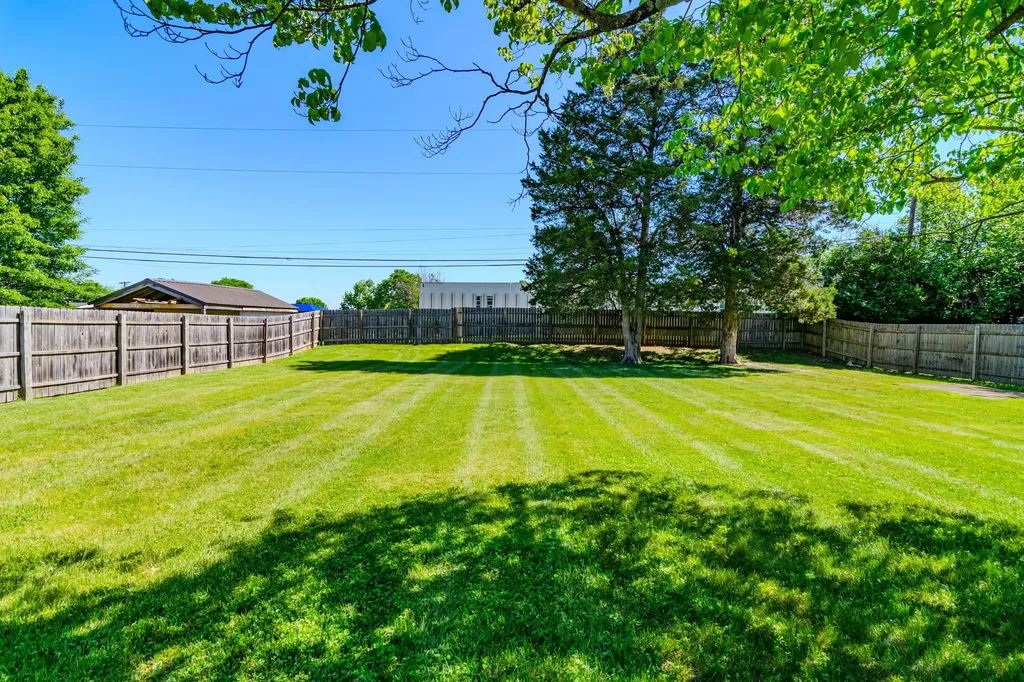 537 Springhill Drive Lexington KY 40503