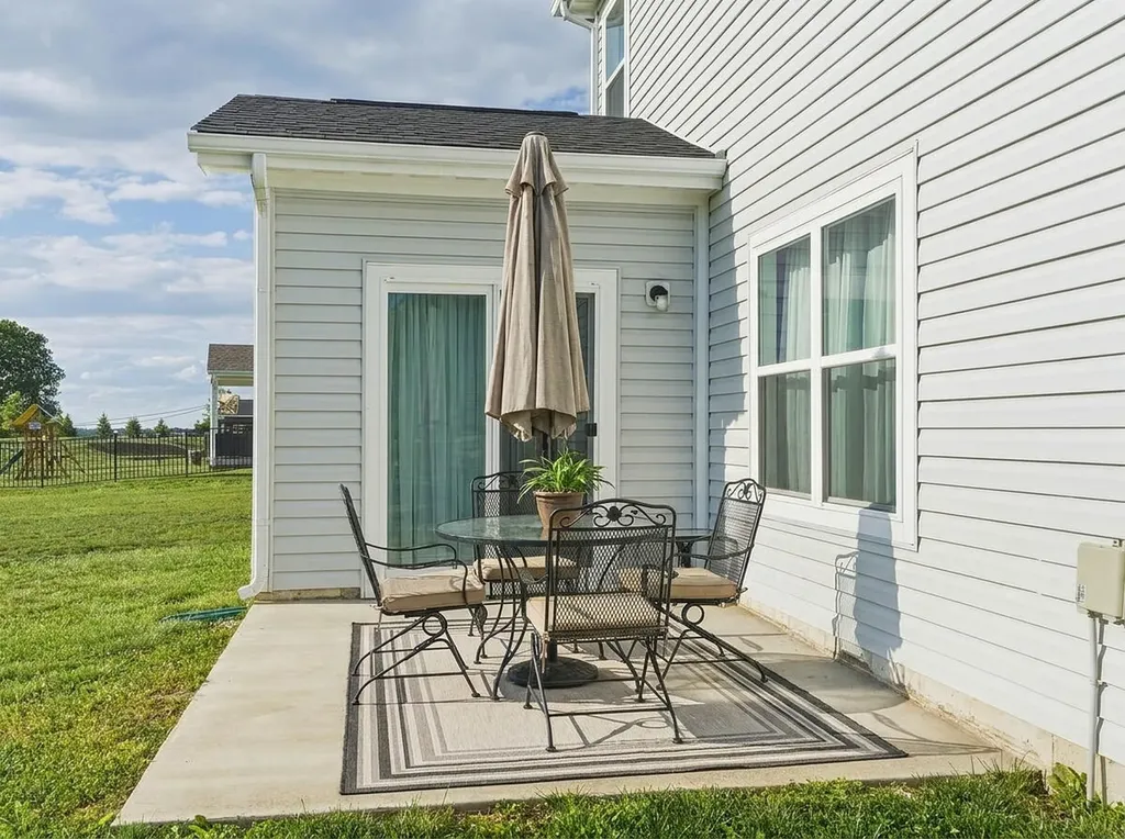 4226 Tingle Drive Shelbyville KY 40065