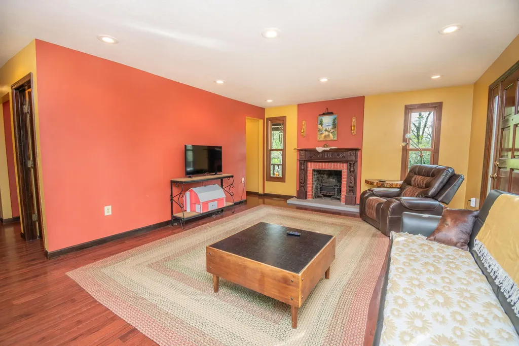 129 Douglas Hollow Olive Hill KY 41164