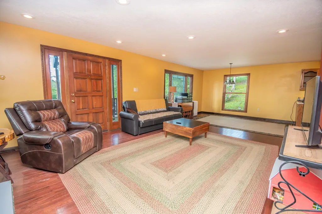 129 Douglas Hollow Olive Hill KY 41164