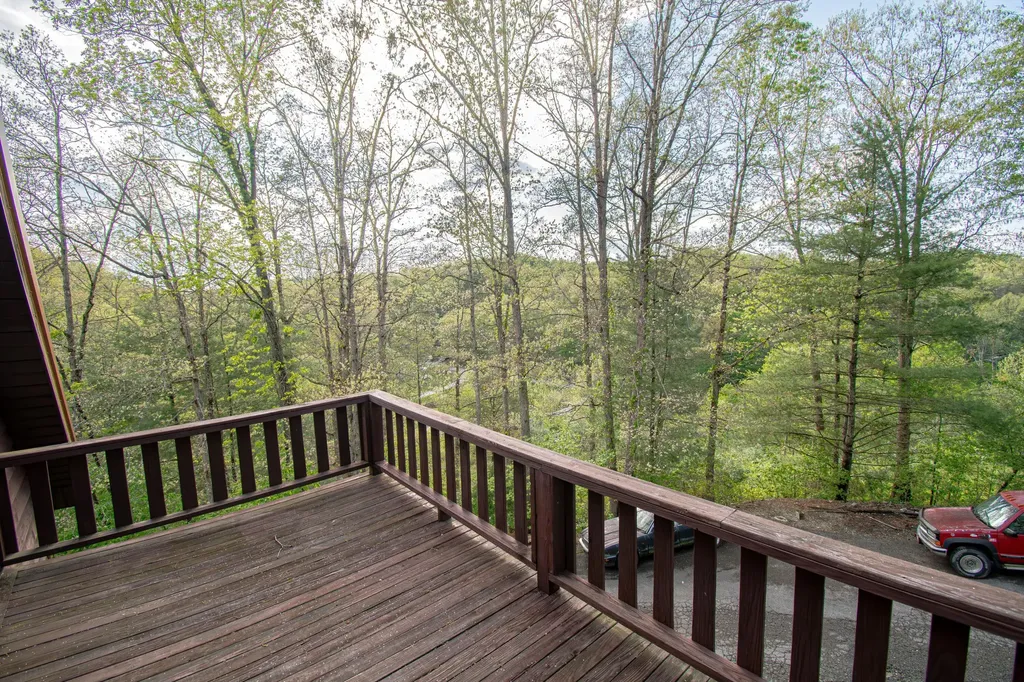 129 Douglas Hollow Olive Hill KY 41164